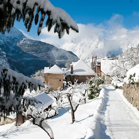 By The Slopes In L'alpe D'huez Daire *